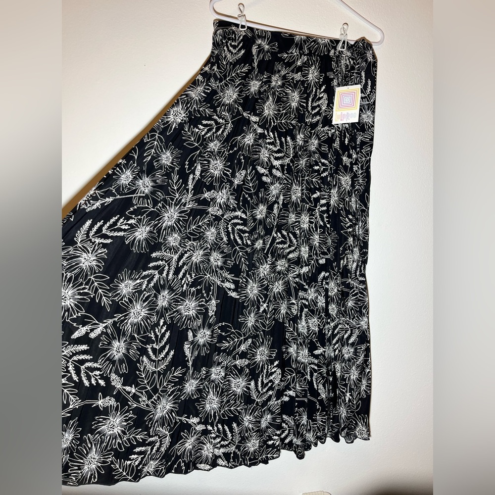 LuLaRoe Floral Pleated Deanne Wrap Skirt
